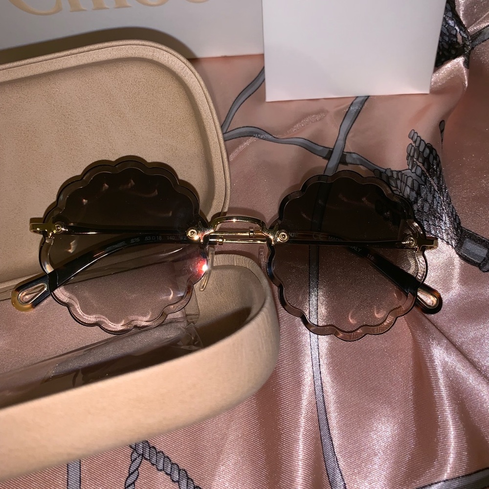 Chloe sunglasses & Chloe chain